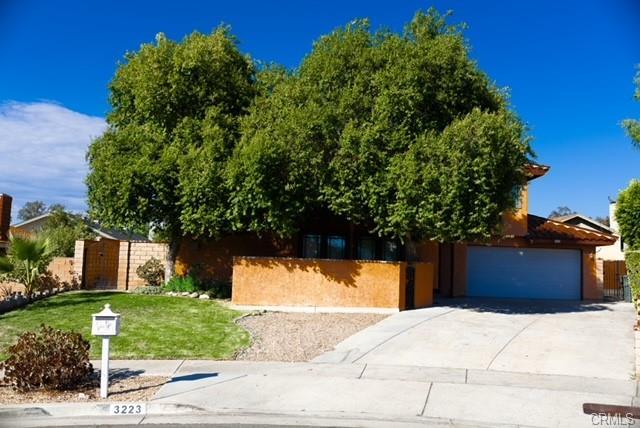3223 Algonquin Lane, Riverside, California 92503