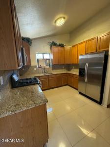 1718 Challenger Lane, El Paso, Texas 79936, USA