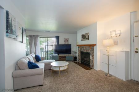 1418 Seven Pines Road , C2, Schaumburg, 伊利諾州 60193, 美國