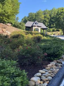 173 Stacked Rock Road, Landrum, Carolina Do Sul 29356, Estados Unidos