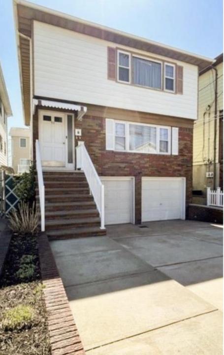 92 Oak St , Apt 2, Bayonne, New Jersey 07002, HOA KỲ