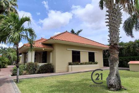 Emmastad Spacious Tropical Family Villa, Emmastad, Willemstad North, Curaçao