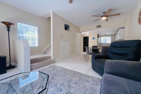 10, HOPE SPRINGS GEORGE TOWN, END UNIT 2/2.5, Hope Drive, George Town South, Grand Cayman, Îles Caïmans