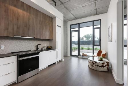 200  Boul. Marcel-Laurin, Montréal (Saint-Laurent), Quebec H4M 0B1, Kanada