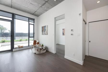 200  Boul. Marcel-Laurin, Montréal (Saint-Laurent), Quebec H4M 0B1, Kanada