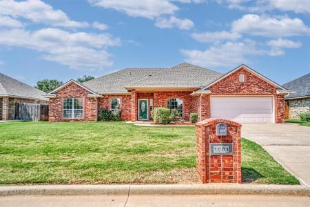 1001 Stephanie Lane, Altus, Oklahoma 73521, USA