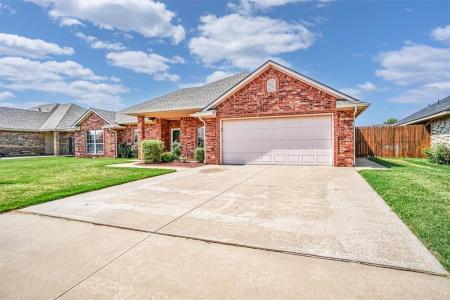 1001 Stephanie Lane, Altus, Oklahoma 73521, USA