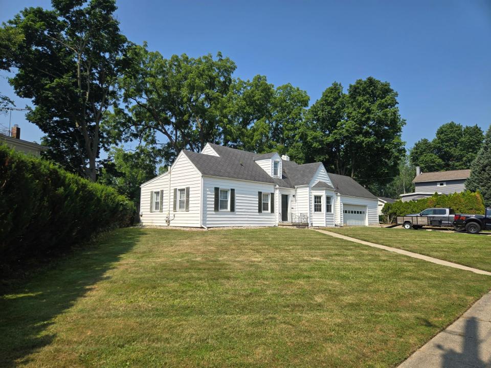 1115 W Maumee Street, Adrian, Michigan 49221