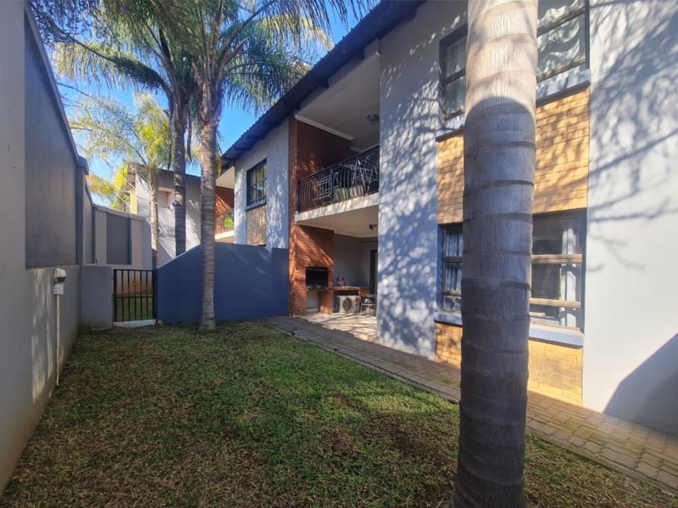Hartbeespoort, North West, South Africa