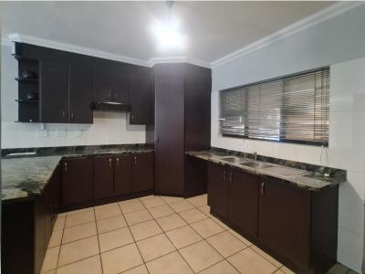 Hartbeespoort, North West, דרום אפריקה 