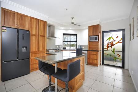 19 Eden Drive, Tinaroo, QLD 4872, Úc