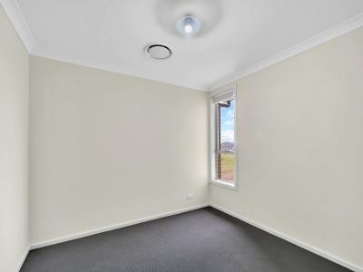 9 Ivanhoe St, Gregory Hills, NSW 2557, Austrália