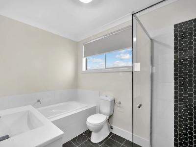 9 Ivanhoe St, Gregory Hills, NSW 2557, Austrália