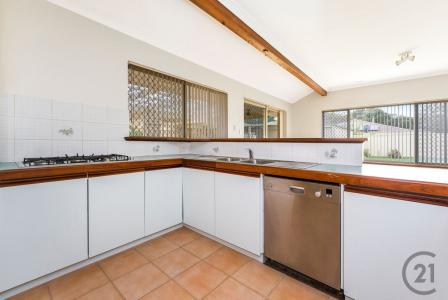 11 Vermont Avenue, Meadow Springs, WA 6210, Australia