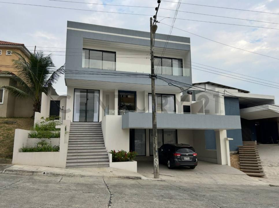 Urbanización El Condado de Vicolinci Solar 43 Villa 9.2, Daule, Guayas 00001, エクアドル