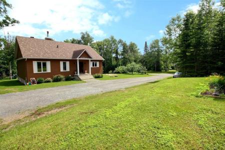 194  Rue de la Frontiere E., Rivière-Bleue, Québec G0L 2B0, Canada