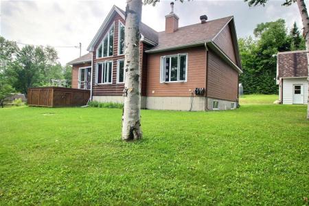 194  Rue de la Frontiere E., Rivière-Bleue, Québec G0L 2B0, Canada