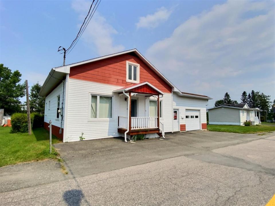 5 Rue Desrosiers, Saint-Antonin, Québec G0L 2J0, Canada