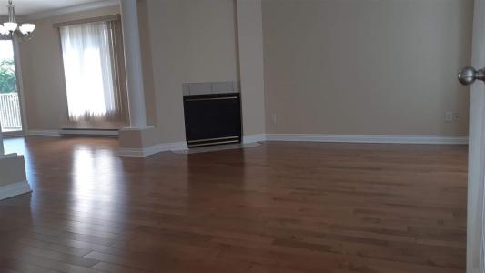 146 Rue Athènes, Dollard-Des Ormeaux, 魁北克省 H9B 3L2, 加拿大