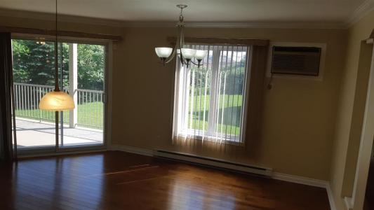 146 Rue Athènes, Dollard-Des Ormeaux, 魁北克省 H9B 3L2, 加拿大