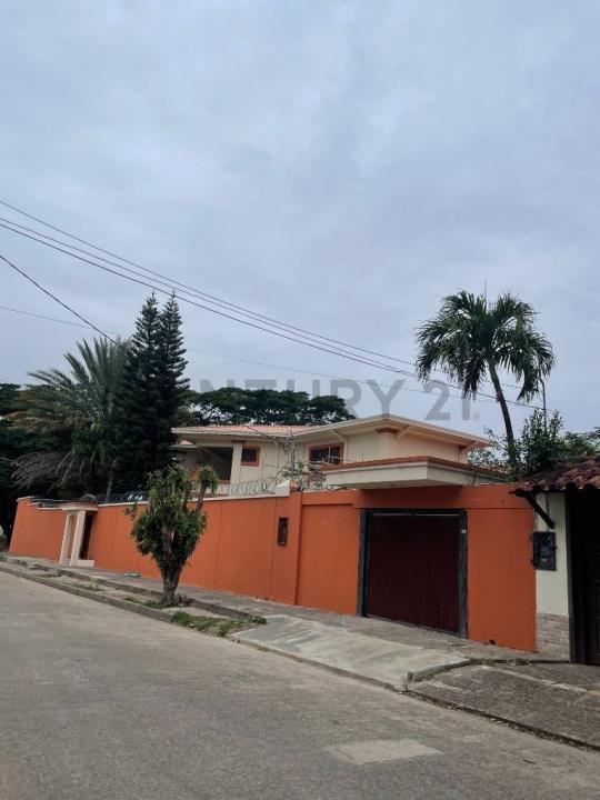 Calle Los Limos, Av Beni casi 3er aillo , Norte, Santa Cruz 00001, 玻利维亚