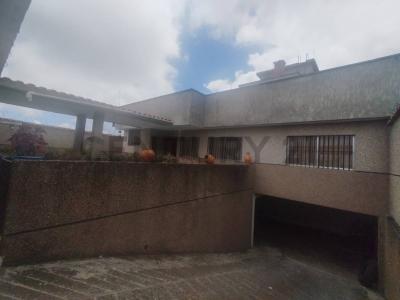 Principal Urb. El Limón quinta, San Antonio de los Altos, Miranda 1204, Venezuela