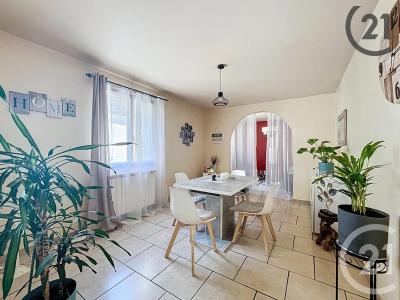 Sens, Bourgogne 89100, France