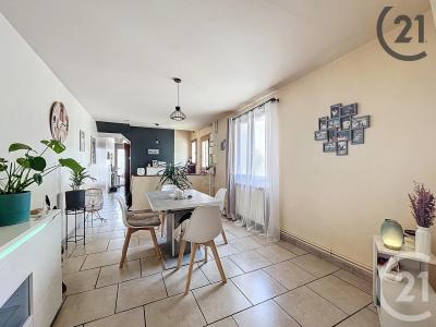 Sens, Bourgogne 89100, France