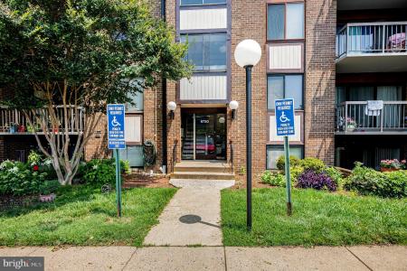 9720 Kingsbridge Drive Unit# 302, Fairfax, Virginia 22031, USA