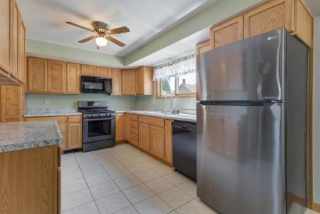 410 West St, Kingston, Illinois 60145, USA