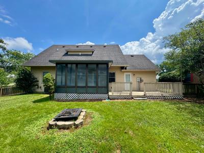 353 Peachtree Drive, Berea, Kentucky 40403, Estados Unidos