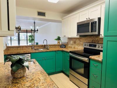 6423 Coral Lake Dr, Margate, Florida 33063