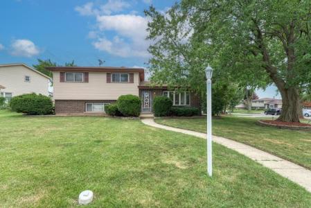 1795 W Jo Ann Lane W, Addison, Иллинойс 60101, Соединенные Штаты