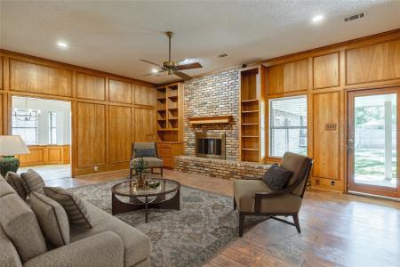 2017 Wellington Drive, Grand Prairie, טקסס 75051, ארצות הברית של אמריקה 