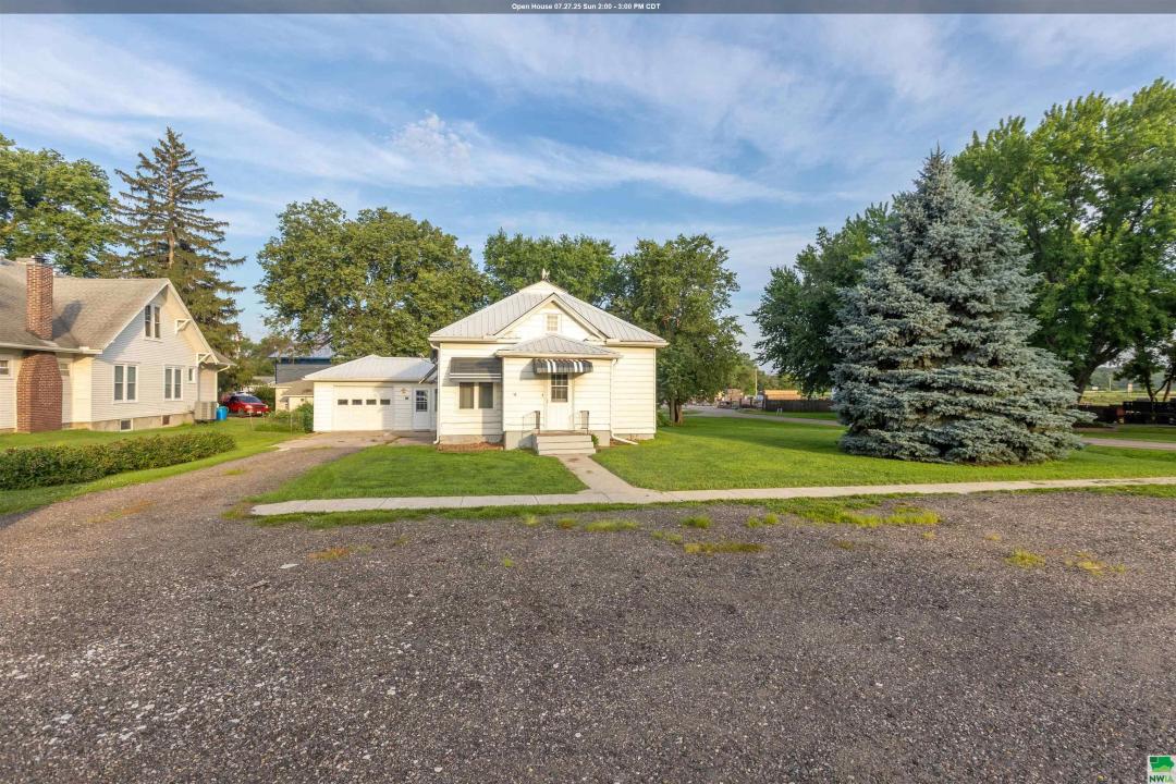 923 Driftwood Street, Correctionville, Iowa 51016