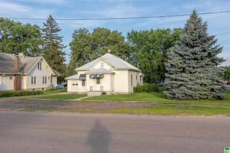 923 Driftwood Street, Correctionville, Iowa 51016