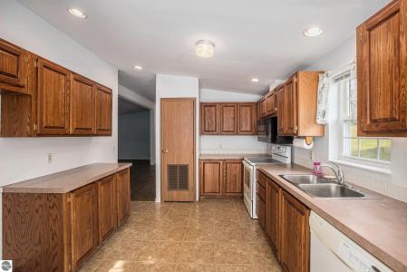 1157 Martin Drive, Frankfort, Michigan 49635, Estados Unidos