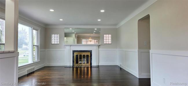 7275 Colonial Street, Dearborn Heights, Michigan 48127, États-Unis