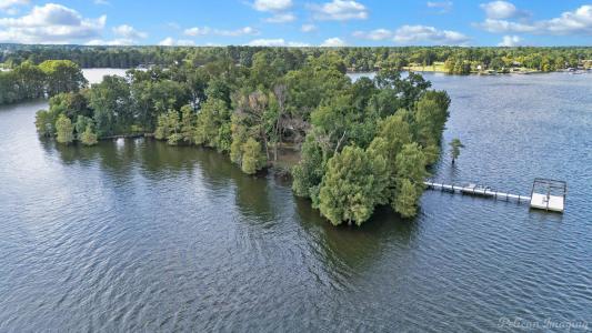 Bird Island, Shreveport, Louisiana 71119, USA