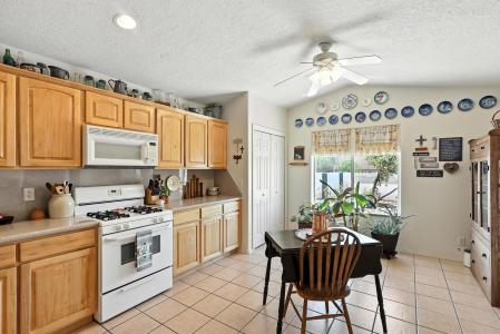 1902 Valley View Dr, Los Lunas, 新墨西哥州 87031, 美國