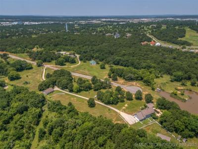 4458 Oak Timber Drive, Tulsa, Oklahoma 74131, Estados Unidos