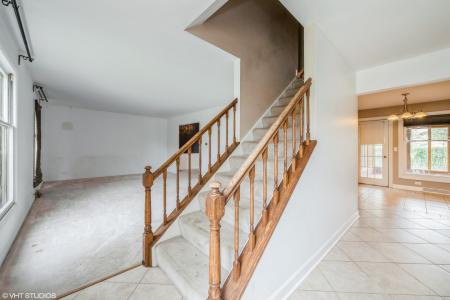 714 New Mexico Trail, Elk Grove Village, Illinois 60007