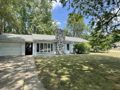 425 Orchard, Clare, Michigan 48617
