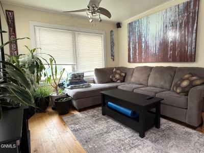 215 7th Street, Jamestown, Dakota Del Norte 58401, Estados Unidos