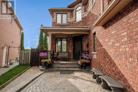 31 CANDLEBROOK CRESCENT, Toronto (l'amoreaux), Ontario M1W 4B3, Canada