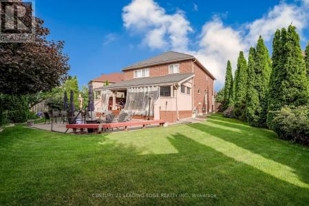 31 CANDLEBROOK CRESCENT, Toronto (l'amoreaux), Ontario M1W 4B3, Canada