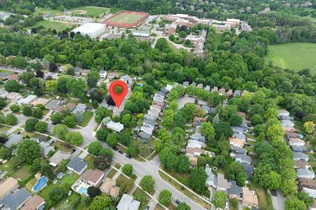 2 HILL DRIVE, Aurora, Ontario L4G 3A6, Canada