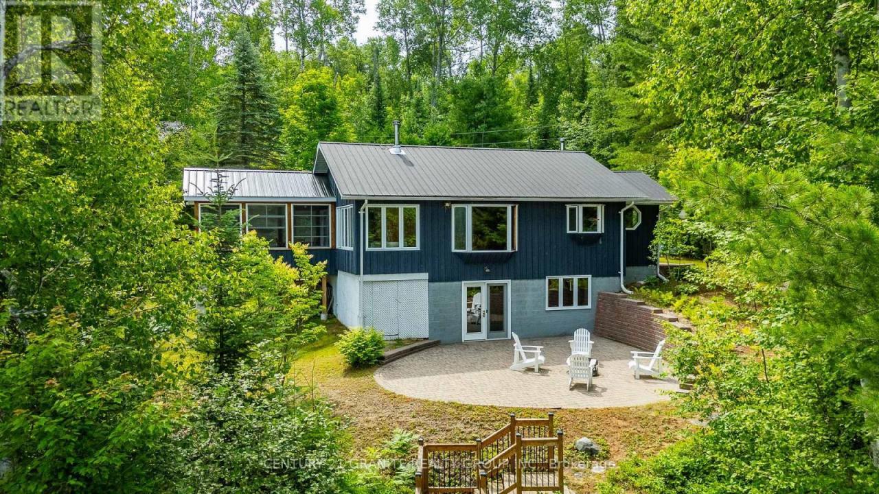 928 LAKE ST PETER ROAD, Hastings Highlands (mcclure Ward), Ontario K0L 2K0, Canadá