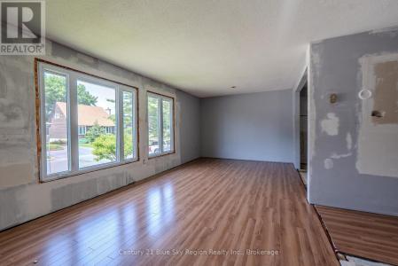 45 LOVELL AVENUE, North Bay (ferris), Ontario P1A 3R7, Canada