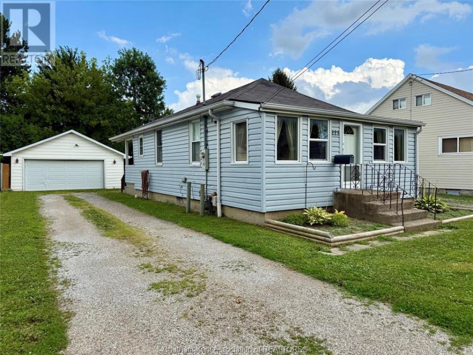 222 SANDYS STREET, Chatham, Ontario N7L 3P8, CANADÁ
